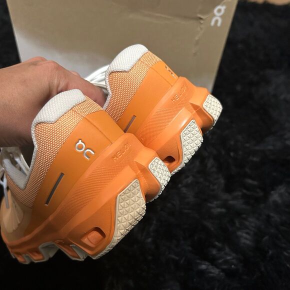 ON CLOUDVENTURE orange hiking athletic training lace up shoes sneakers sz 9 new - Picture 5 of 8